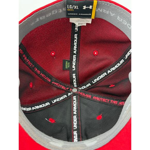 Under Armour Red Hat Mens Fitted Baseball Cap Stretch Fit Black Logo UA - Picture 5 of 5